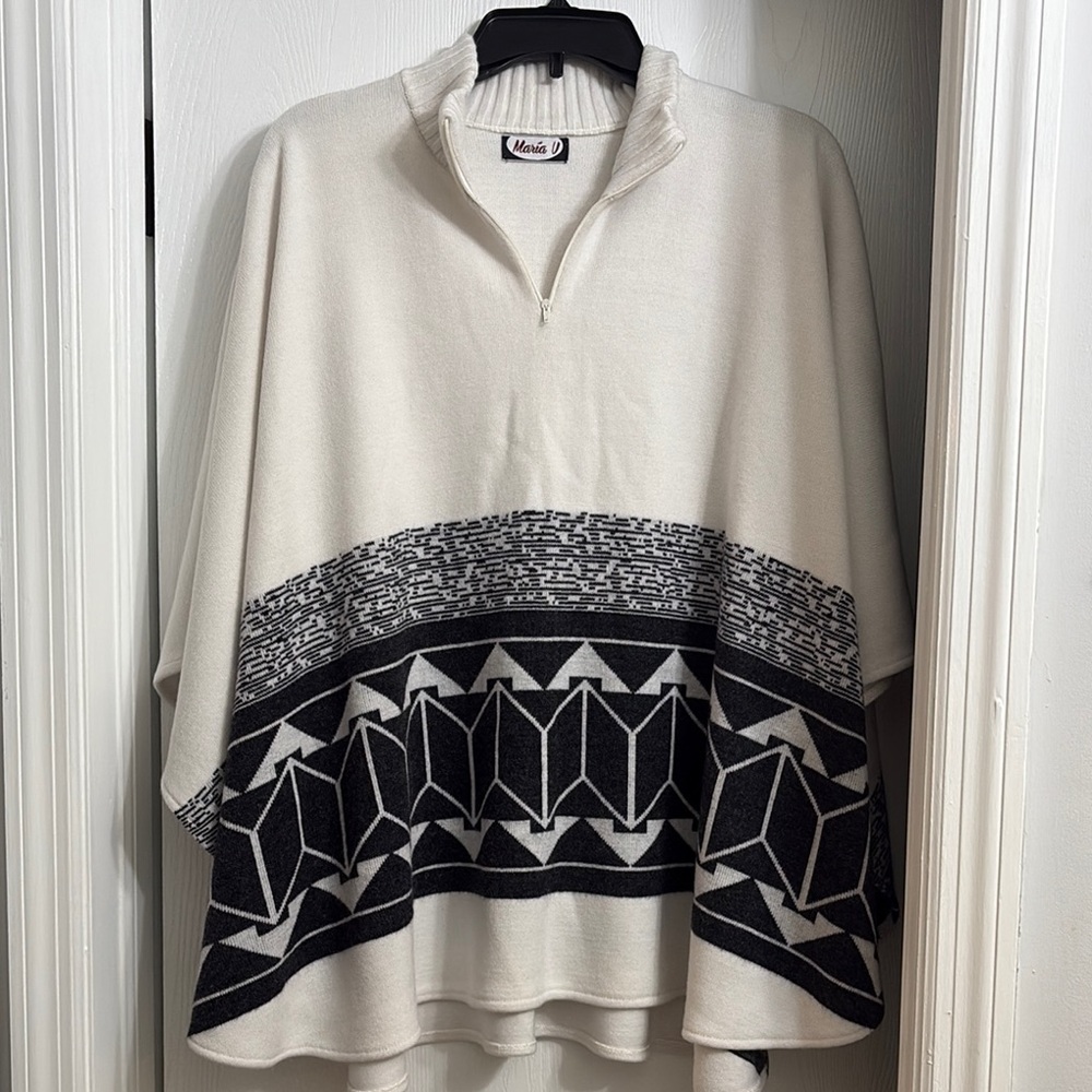 White and Black Geometric Poncho (new)